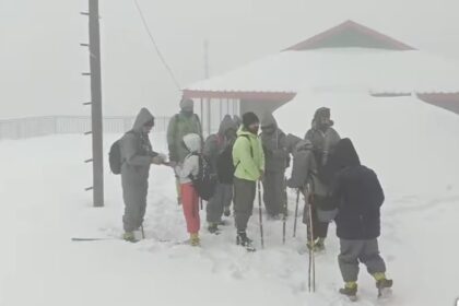 स्नोफॉल-इन-हिमाचल-jpg